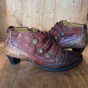 THINK! THINKSHOES VINTAGE INSPIRED MADE IN ITALY BOOTS 39